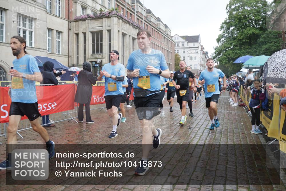13.09.2026 - Kiel Lauf Yannick Fuchs http://msf.ph/oto/10415873 13.09.2026 10:47:52 Ziel 696, 708, 1059, 3682, 3715, 4425, 4583, 4713, 5240, 5747, 6036, 6778, 6904, 6967, 7001, 8387, 9076, 9915, 11603, 11705, 11724, 11829, 12510, 12593, 12758, 335, 365, 821, 917, 1280, 1944, 2000, 2183, 2429, 2713, 2947, 3064, 3136, 3183, 3306, 3512, 3565, 3745, 4070, 4077, 4096, 4149, 4150, 4187, 4450, 4531, 5239, 5505, 5573, 5787, 5980, 6005, 6235, 6384, 6792, 6940, 6946, 6949, 6978, 6981, 7288, 7632, 8058, 9104, 10651, 11724, 960, 1644 meine-sportfotos.de
