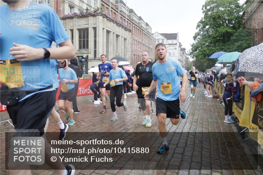 13.09.2026 - Kiel Lauf Yannick Fuchs http://msf.ph/oto/10415880 13.09.2026 10:47:53 Ziel 696, 708, 1059, 3682, 3715, 4425, 4583, 4713, 5240, 5747, 6036, 6507, 6778, 6904, 6967, 7001, 8387, 9076, 9915, 11603, 11705, 11829, 12510, 12593, 12758, 335, 365, 821, 917, 1280, 1944, 2000, 2183, 2429, 2713, 3064, 3136, 3183, 3306, 3512, 3565, 3745, 4070, 4077, 4096, 4149, 4150, 4187, 4450, 4531, 5239, 5505, 5573, 5787, 5980, 6005, 6036, 6235, 6384, 6792, 6940, 6946, 6949, 6978, 6981, 7288, 7632, 8058, 9104, 10651, 11724, 12593, 960, 1644, 2097 meine-sportfotos.de
