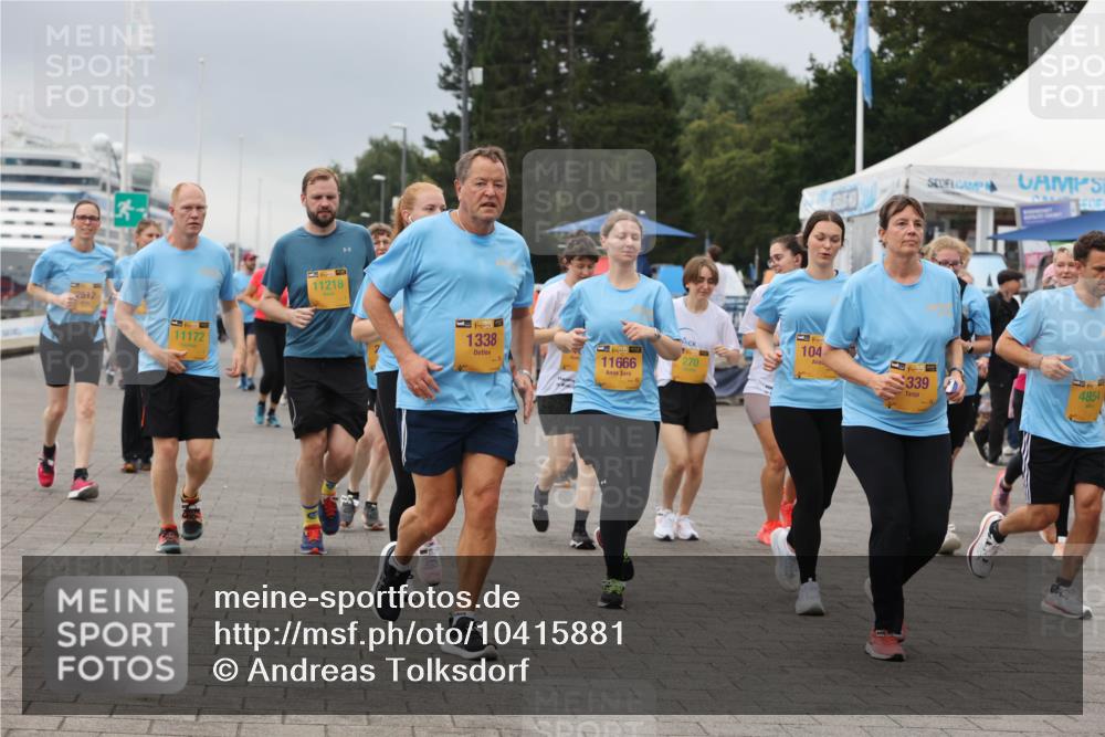 13.09.2026 - Kiel Lauf Andreas Tolksdorf http://msf.ph/oto/10415881 13.09.2026 10:06:53 Kiellinie 2512, 11172, 11218, 38, 1338, 11666, 104, 270, 38, 339, 4854 meine-sportfotos.de