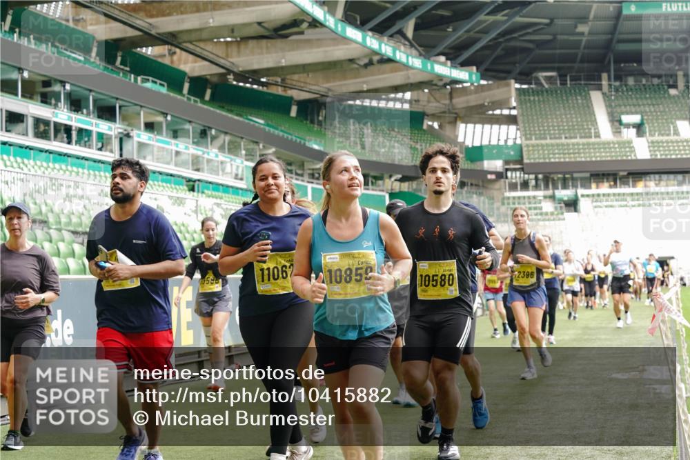 13.09.2026 - 21. swb-Marathon Bremen Michael Burmester http://msf.ph/oto/10415882 13.09.2026 10:41:52 Laufen im Stadion 10148, 10155, 10163, 10247, 10313, 10330, 10354, 10395, 10396, 10399, 10414, 10419, 10422, 10424, 10455, 10461, 10462, 10483, 10490, 10519, 10527, 10545, 10546, 10547, 10582, 10586, 10611, 10644, 10665, 10694, 10705, 10706, 10719, 10722, 10752, 10766, 10768, 10776, 10804, 10854, 10859, 10889, 10909, 10963, 10977, 11026, 11027, 11041, 11043, 11048, 11078, 11084, 11085, 11090, 11097, 11098, 11140, 11192 meine-sportfotos.de