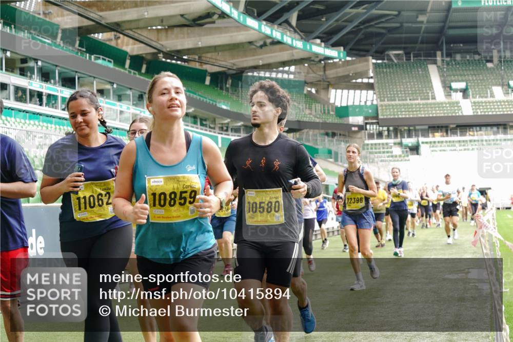 13.09.2026 - 21. swb-Marathon Bremen Michael Burmester http://msf.ph/oto/10415894 13.09.2026 10:41:53 Laufen im Stadion 10148, 10155, 10163, 10247, 10303, 10313, 10330, 10354, 10395, 10396, 10399, 10414, 10419, 10422, 10424, 10455, 10461, 10462, 10483, 10490, 10519, 10527, 10545, 10546, 10547, 10582, 10586, 10611, 10644, 10665, 10694, 10705, 10706, 10719, 10722, 10752, 10766, 10768, 10776, 10804, 10854, 10859, 10889, 10909, 10963, 10977, 11026, 11027, 11041, 11043, 11048, 11078, 11084, 11085, 11090, 11097, 11098, 11140, 11192 meine-sportfotos.de