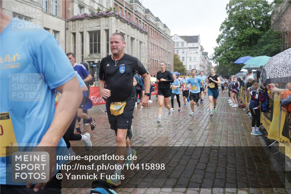 13.09.2026 - Kiel Lauf Yannick Fuchs http://msf.ph/oto/10415898 13.09.2026 10:47:54 Ziel 696, 708, 995, 1059, 2625, 3682, 3715, 4425, 4583, 4713, 5240, 5747, 6507, 6778, 6904, 6967, 7001, 7104, 8387, 9076, 9915, 10634, 11603, 11705, 11829, 12510, 12758, 335, 365, 821, 917, 1280, 1944, 2000, 2183, 2429, 3064, 3136, 3306, 3512, 3565, 3745, 4070, 4077, 4096, 4149, 4150, 4187, 4450, 4531, 4583, 5239, 5505, 5573, 5787, 5980, 6005, 6036, 6235, 6384, 6792, 6904, 6940, 6946, 6949, 6978, 6981, 7288, 7632, 8058, 9104, 10651, 11705, 11724, 12593, 960, 1644, 2097, 2253 meine-sportfotos.de