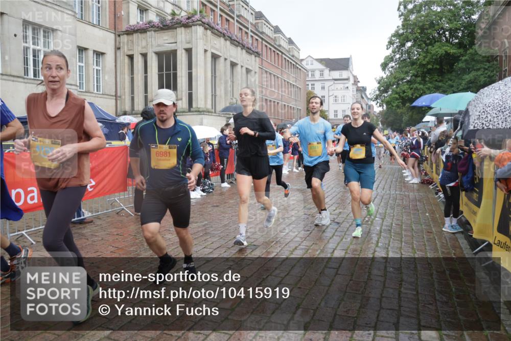 13.09.2026 - Kiel Lauf Yannick Fuchs http://msf.ph/oto/10415919 13.09.2026 10:47:54 Ziel 696, 708, 995, 1059, 2625, 3682, 3715, 4425, 4583, 4713, 5240, 5747, 6507, 6778, 6904, 6967, 7001, 7104, 8387, 9076, 9915, 10634, 11603, 11705, 11829, 12510, 12758, 335, 365, 821, 917, 1280, 1944, 2000, 2183, 2429, 3064, 3136, 3306, 3512, 3565, 3745, 4070, 4077, 4096, 4149, 4150, 4187, 4450, 4531, 4583, 5239, 5505, 5573, 5787, 5980, 6005, 6036, 6235, 6384, 6792, 6904, 6940, 6946, 6949, 6978, 6981, 7288, 7632, 8058, 9104, 10651, 11705, 11724, 12593, 960, 1644, 2097, 2253 meine-sportfotos.de