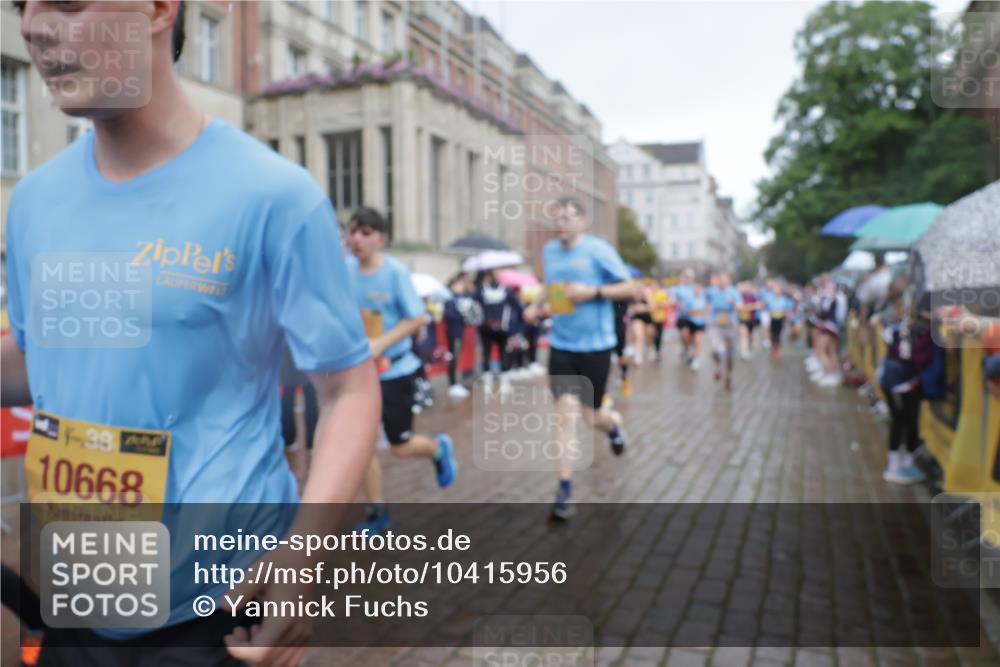 13.09.2026 - Kiel Lauf Yannick Fuchs http://msf.ph/oto/10415956 13.09.2026 10:47:56 Ziel 596, 696, 708, 995, 1059, 1273, 1586, 2625, 3682, 3715, 4713, 5240, 5747, 6418, 6507, 6778, 6967, 7001, 7104, 8387, 9076, 9915, 10634, 11603, 11829, 12510, 12758, 335, 365, 917, 1280, 1944, 2183, 3064, 3136, 3306, 3512, 3565, 3745, 4070, 4077, 4096, 4149, 4187, 4425, 4450, 4531, 4583, 5239, 5573, 5787, 5980, 6005, 6036, 6235, 6384, 6792, 6904, 6940, 6946, 6949, 6978, 6981, 7632, 8058, 9104, 10651, 11705, 11724, 12593, 960, 1644, 2097, 2253, 2183 meine-sportfotos.de