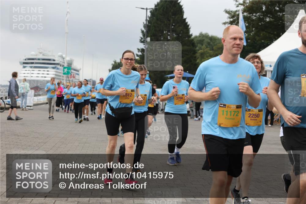 13.09.2026 - Kiel Lauf Andreas Tolksdorf http://msf.ph/oto/10415975 13.09.2026 10:06:56 Kiellinie 39, 512, 3708, 11172, 439, 2250 meine-sportfotos.de