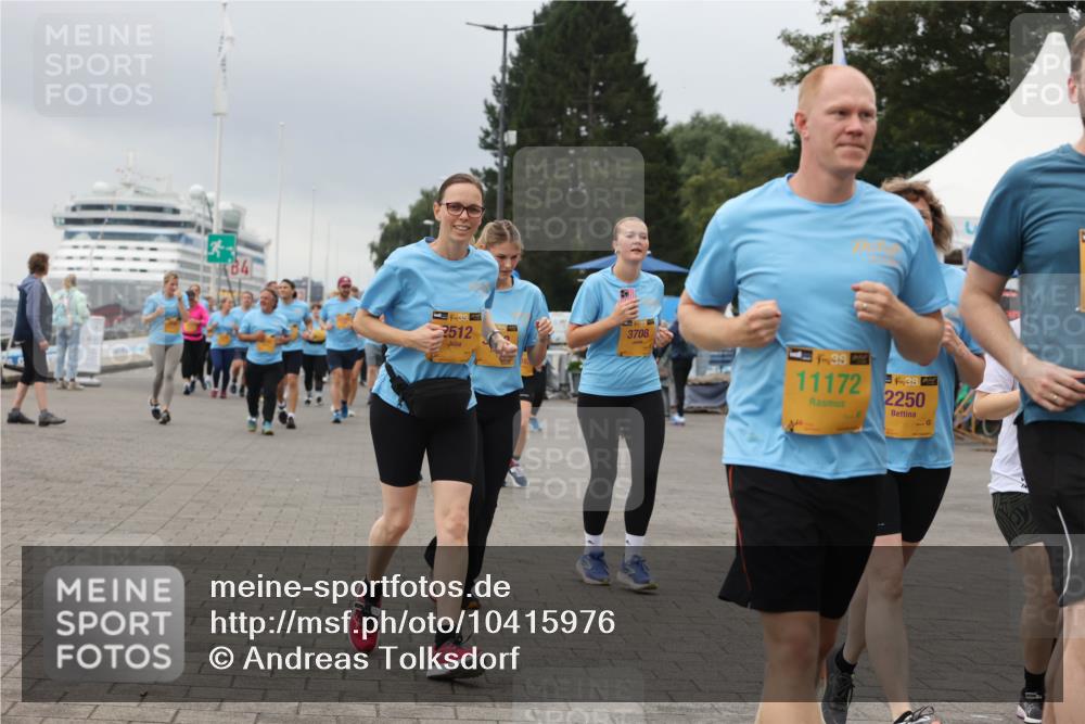 13.09.2026 - Kiel Lauf Andreas Tolksdorf http://msf.ph/oto/10415976 13.09.2026 10:06:56 Kiellinie 38, 2512, 3708, 38, 11172, 438, 2250 meine-sportfotos.de