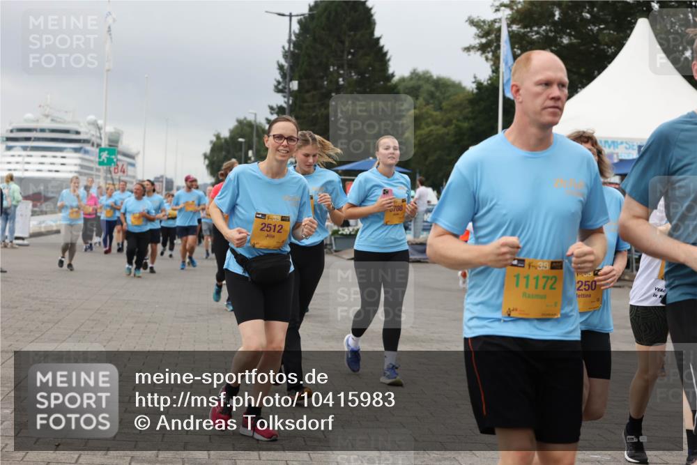 13.09.2026 - Kiel Lauf Andreas Tolksdorf http://msf.ph/oto/10415983 13.09.2026 10:06:57 Kiellinie 84, 2512, 5708, 38, 1995, 11172, 250, 1 meine-sportfotos.de