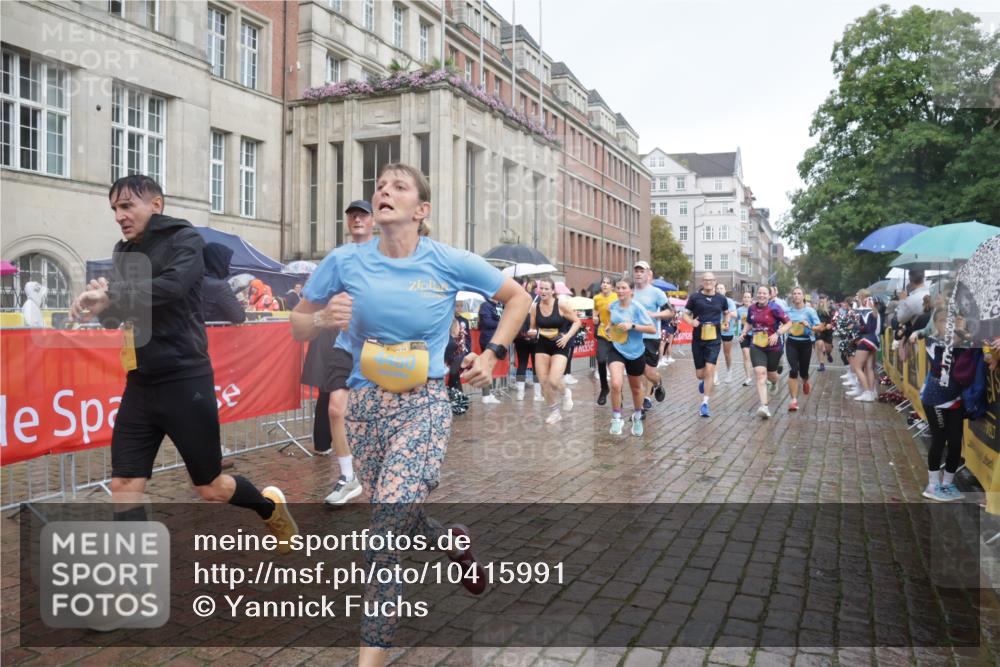 13.09.2026 - Kiel Lauf Yannick Fuchs http://msf.ph/oto/10415991 13.09.2026 10:47:59 Ziel 596, 696, 708, 995, 1059, 1273, 1586, 2625, 3012, 3014, 3715, 4713, 5240, 5747, 6418, 6507, 6778, 7104, 7668, 9915, 10634, 11098, 11603, 11829, 12510, 12758, 335, 365, 917, 1944, 3306, 3512, 3565, 3682, 3745, 4070, 4077, 4096, 4149, 4187, 4425, 4450, 4531, 4583, 5239, 5240, 5573, 5787, 5980, 6005, 6036, 6235, 6384, 6792, 6904, 6940, 6946, 6949, 6967, 6978, 7001, 7632, 8058, 8387, 9076, 9104, 10651, 11705, 11724, 12593, 199, 960, 1644, 2097, 2253, 2183, 4070 meine-sportfotos.de