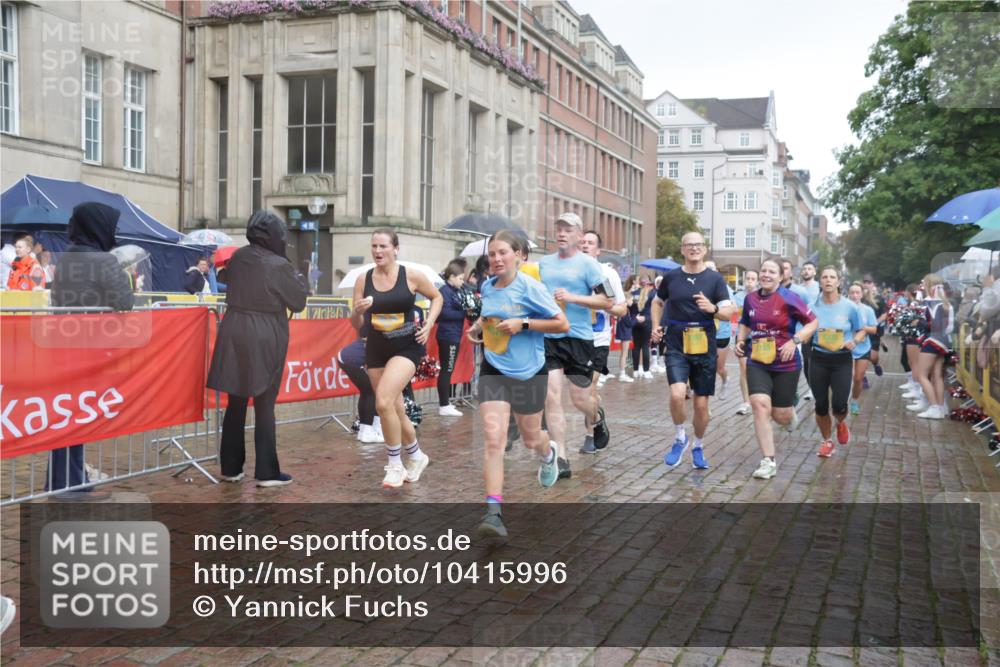 13.09.2026 - Kiel Lauf Yannick Fuchs http://msf.ph/oto/10415996 13.09.2026 10:47:59 Ziel 596, 696, 708, 995, 1059, 1273, 1586, 2625, 3012, 3014, 3715, 4713, 5240, 5747, 6418, 6507, 6778, 7104, 7668, 9915, 10634, 11098, 11603, 11829, 12510, 12758, 335, 365, 917, 1944, 3306, 3512, 3565, 3682, 3745, 4070, 4077, 4096, 4149, 4187, 4425, 4450, 4531, 4583, 5239, 5240, 5573, 5787, 5980, 6005, 6036, 6235, 6384, 6792, 6904, 6940, 6946, 6949, 6967, 6978, 7001, 7632, 8058, 8387, 9076, 9104, 10651, 11705, 11724, 12593, 199, 960, 1644, 2097, 2253, 2183, 4070 meine-sportfotos.de