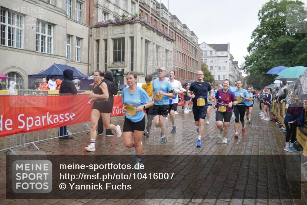13.09.2026 - Kiel Lauf Yannick Fuchs http://msf.ph/oto/10416007 13.09.2026 10:48:00 Ziel 596, 696, 708, 995, 1059, 1273, 1586, 2625, 3012, 3014, 3715, 4713, 5747, 6418, 6507, 6778, 7104, 7668, 9915, 10634, 10933, 11098, 11596, 11603, 11829, 12510, 12758, 335, 365, 708, 917, 1944, 3306, 3512, 3565, 3682, 3745, 4070, 4077, 4096, 4149, 4187, 4425, 4531, 4583, 5239, 5240, 5573, 5787, 5980, 6005, 6036, 6235, 6384, 6778, 6792, 6904, 6940, 6946, 6949, 6967, 6978, 7001, 7632, 8058, 8387, 9076, 9104, 10651, 11705, 11724, 12593, 199, 960, 1644, 2097, 2253, 2183, 4070 meine-sportfotos.de