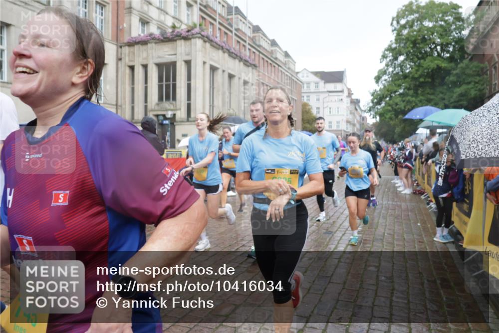 13.09.2026 - Kiel Lauf Yannick Fuchs http://msf.ph/oto/10416034 13.09.2026 10:48:02 Ziel 596, 696, 995, 1059, 1273, 1586, 2625, 2712, 3012, 3014, 3715, 4713, 4720, 6418, 6507, 7104, 7212, 7668, 8737, 9915, 10634, 10933, 11098, 11596, 11603, 11718, 12758, 335, 365, 708, 917, 1059, 1944, 3306, 3512, 3565, 3682, 3745, 4077, 4096, 4149, 4187, 4425, 4583, 5239, 5240, 5573, 5747, 5787, 5980, 6005, 6036, 6235, 6384, 6778, 6792, 6904, 6940, 6946, 6949, 6967, 6978, 7001, 7632, 8387, 9076, 9104, 10651, 11705, 11724, 12593, 199, 960, 1564, 1644, 2097, 2253, 2183, 4070 meine-sportfotos.de