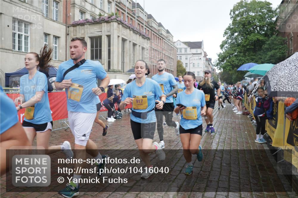 13.09.2026 - Kiel Lauf Yannick Fuchs http://msf.ph/oto/10416040 13.09.2026 10:48:02 Ziel 596, 696, 995, 1059, 1273, 1586, 2625, 2712, 3012, 3014, 3715, 4713, 4720, 6418, 6507, 7104, 7212, 7668, 8737, 9915, 10634, 10933, 11098, 11596, 11603, 11718, 12758, 335, 365, 708, 917, 1059, 1944, 3306, 3512, 3565, 3682, 3745, 4077, 4096, 4149, 4187, 4425, 4583, 5239, 5240, 5573, 5747, 5787, 5980, 6005, 6036, 6235, 6384, 6778, 6792, 6904, 6940, 6946, 6949, 6967, 6978, 7001, 7632, 8387, 9076, 9104, 10651, 11705, 11724, 12593, 199, 960, 1564, 1644, 2097, 2253, 2183, 4070 meine-sportfotos.de