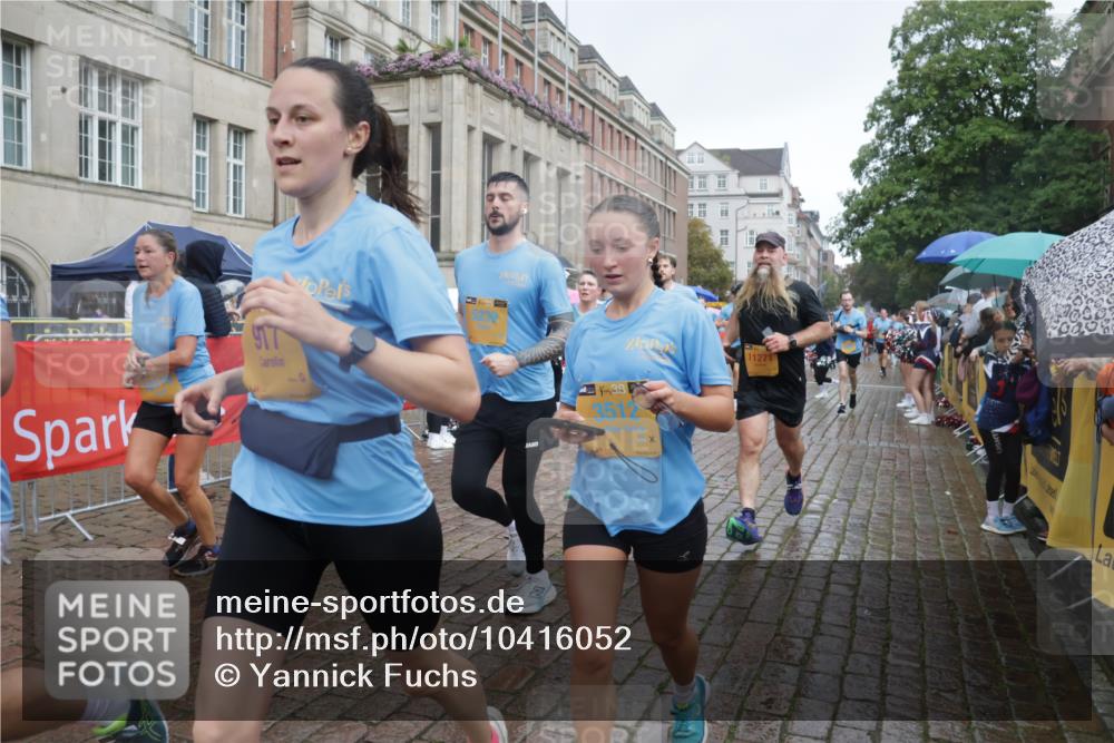 13.09.2026 - Kiel Lauf Yannick Fuchs http://msf.ph/oto/10416052 13.09.2026 10:48:03 Ziel 596, 696, 995, 1273, 1586, 1595, 2625, 2712, 3012, 3014, 3715, 4713, 4720, 4896, 6418, 6507, 7104, 7212, 7668, 8737, 9915, 10634, 10933, 11098, 11596, 11603, 11718, 12758, 335, 696, 708, 917, 1059, 1944, 3306, 3512, 3565, 3682, 4077, 4096, 4425, 4583, 4713, 5239, 5240, 5573, 5747, 5787, 5980, 6005, 6036, 6235, 6384, 6778, 6792, 6904, 6940, 6946, 6949, 6967, 6978, 7001, 7632, 8387, 9076, 9104, 10651, 11705, 11724, 12593, 199, 960, 1564, 1644, 2097, 2253, 2183, 4070 meine-sportfotos.de