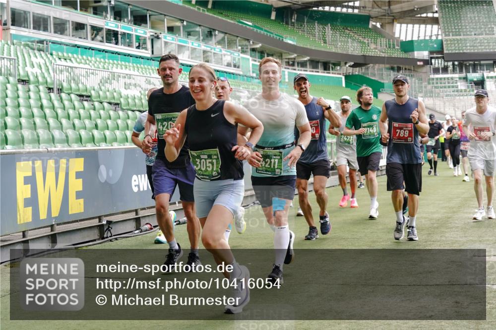 13.09.2026 - 21. swb-Marathon Bremen Michael Burmester http://msf.ph/oto/10416054 13.09.2026 12:58:14 Laufen im Stadion 141, 148, 334, 511, 672, 769, 776, 789, 790, 857, 909, 1010, 1119, 1191, 1199, 1254, 1281, 1535, 1601, 1642, 1647, 1752, 1809, 1881, 1900, 1931, 1933, 2046, 2051, 2075, 2324, 2343, 2367, 2371, 2397, 2402, 2423, 2425, 2493, 2577, 2640, 2671, 2771, 2807, 2885, 2903, 2904, 3021, 3051, 3078, 3098, 3120, 3138, 3148, 3182, 3186, 3233, 3319, 3338, 3435, 3450, 3458, 3514, 3534, 3560, 3634, 3655, 3685, 3690, 3695, 3760, 3866, 3933, 3939, 4101, 4316, 4319, 205 meine-sportfotos.de