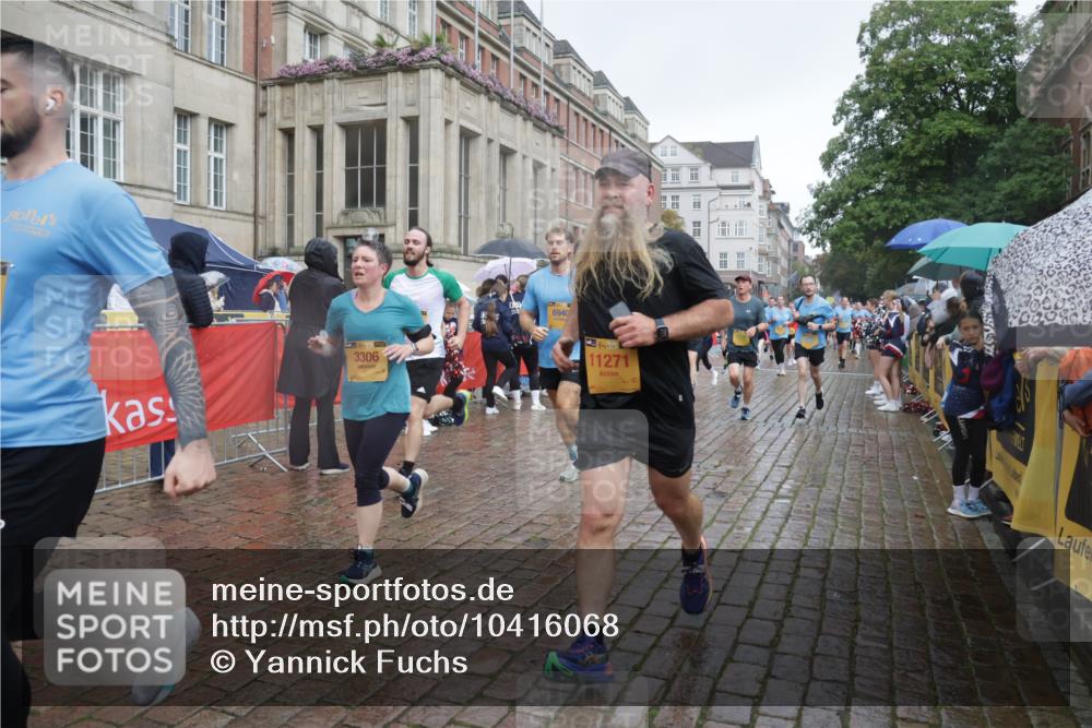 13.09.2026 - Kiel Lauf Yannick Fuchs http://msf.ph/oto/10416068 13.09.2026 10:48:04 Ziel 596, 960, 995, 1273, 1586, 1595, 2625, 2712, 3012, 3014, 3715, 4720, 4896, 6418, 6507, 7104, 7212, 7668, 8737, 9915, 10634, 10933, 11098, 11596, 11718, 335, 696, 708, 1059, 1944, 3306, 3512, 3565, 3682, 4077, 4096, 4425, 4583, 4713, 5239, 5240, 5573, 5747, 5787, 5980, 6005, 6036, 6384, 6778, 6904, 6940, 6946, 6949, 6967, 6978, 7001, 7632, 8387, 9076, 9104, 10651, 11705, 11724, 12593, 199, 1564, 1644, 2097, 2253, 2183, 4070 meine-sportfotos.de