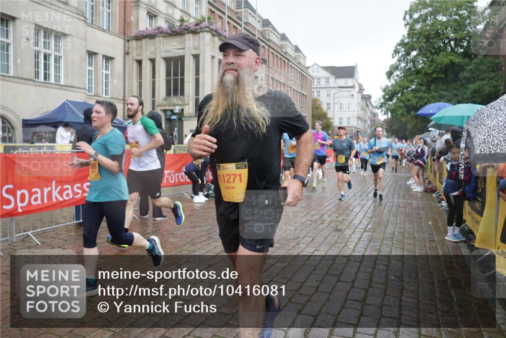 13.09.2026 - Kiel Lauf Yannick Fuchs http://msf.ph/oto/10416081 13.09.2026 10:48:04 Ziel 596, 960, 995, 1273, 1586, 1595, 2625, 2712, 3012, 3014, 3715, 4720, 4896, 6418, 6507, 7104, 7212, 7668, 8737, 9915, 10634, 10933, 11098, 11596, 11718, 335, 696, 708, 1059, 1944, 3306, 3512, 3565, 3682, 4077, 4096, 4425, 4583, 4713, 5239, 5240, 5573, 5747, 5787, 5980, 6005, 6036, 6384, 6778, 6904, 6940, 6946, 6949, 6967, 6978, 7001, 7632, 8387, 9076, 9104, 10651, 11705, 11724, 12593, 199, 1564, 1644, 2097, 2253, 2183, 4070 meine-sportfotos.de