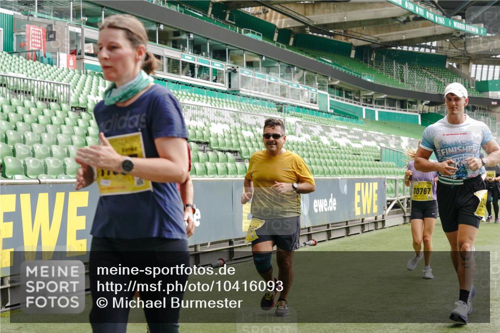 13.09.2026 - 21. swb-Marathon Bremen Michael Burmester http://msf.ph/oto/10416093 13.09.2026 10:42:01 Laufen im Stadion 10148, 10155, 10163, 10247, 10303, 10313, 10330, 10354, 10395, 10396, 10399, 10414, 10419, 10422, 10461, 10462, 10483, 10490, 10491, 10519, 10527, 10545, 10546, 10547, 10557, 10586, 10611, 10644, 10665, 10694, 10705, 10706, 10719, 10722, 10752, 10766, 10768, 10773, 10776, 10784, 10804, 10805, 10854, 10859, 10880, 10889, 10909, 10963, 10977, 11026, 11027, 11041, 11043, 11048, 11078, 11084, 11085, 11090, 11097, 11098, 11140, 11192 meine-sportfotos.de