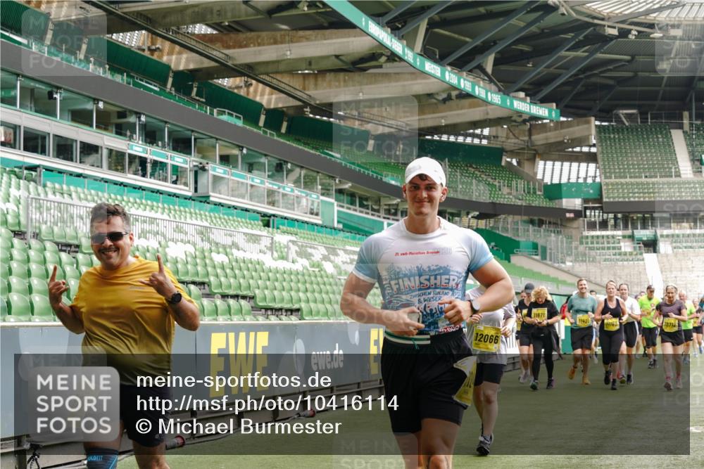 13.09.2026 - 21. swb-Marathon Bremen Michael Burmester http://msf.ph/oto/10416114 13.09.2026 10:42:02 Laufen im Stadion 10148, 10155, 10163, 10247, 10303, 10313, 10330, 10354, 10395, 10396, 10399, 10414, 10419, 10422, 10461, 10462, 10483, 10490, 10491, 10519, 10527, 10545, 10546, 10547, 10557, 10586, 10611, 10644, 10665, 10694, 10705, 10706, 10719, 10722, 10752, 10766, 10768, 10773, 10776, 10784, 10804, 10805, 10854, 10859, 10880, 10889, 10909, 10963, 10977, 11026, 11027, 11041, 11043, 11048, 11078, 11084, 11085, 11090, 11097, 11098, 11140, 11192 meine-sportfotos.de