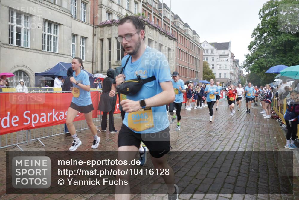 13.09.2026 - Kiel Lauf Yannick Fuchs http://msf.ph/oto/10416128 13.09.2026 10:48:06 Ziel 596, 960, 995, 1273, 1586, 1595, 1644, 2625, 2712, 3012, 3014, 4553, 4720, 4896, 6418, 6507, 6760, 7104, 7212, 7668, 8737, 9915, 10634, 10672, 10933, 11098, 11596, 11718, 335, 696, 708, 1059, 1944, 3565, 3682, 3715, 4077, 4096, 4425, 4583, 4713, 5240, 5747, 5787, 5980, 6005, 6036, 6384, 6778, 6904, 6940, 6946, 6949, 6967, 6978, 7001, 7632, 8387, 9076, 9104, 9915, 10651, 11705, 11724, 12593, 199, 473, 854, 1161, 1564, 2097, 2253, 4070 meine-sportfotos.de