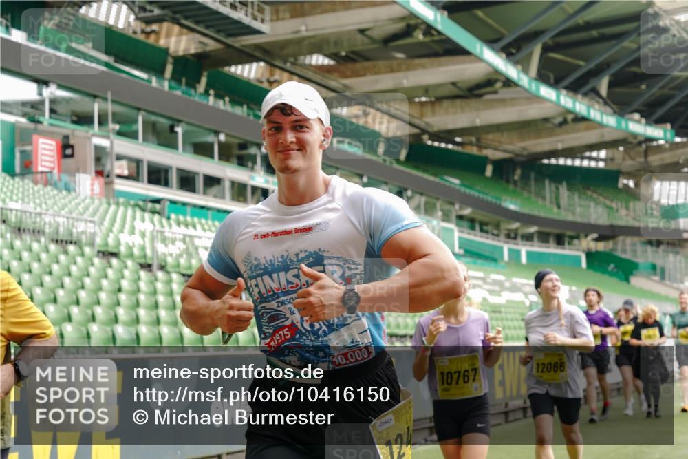13.09.2026 - 21. swb-Marathon Bremen Michael Burmester http://msf.ph/oto/10416150 13.09.2026 10:42:03 Laufen im Stadion 10148, 10155, 10163, 10247, 10303, 10313, 10330, 10354, 10395, 10396, 10399, 10414, 10419, 10422, 10461, 10462, 10483, 10490, 10491, 10519, 10527, 10545, 10546, 10547, 10557, 10586, 10611, 10644, 10665, 10694, 10705, 10706, 10719, 10722, 10752, 10766, 10768, 10773, 10776, 10784, 10804, 10805, 10854, 10859, 10880, 10889, 10909, 10963, 10977, 11026, 11027, 11041, 11043, 11048, 11078, 11084, 11085, 11090, 11097, 11098, 11140, 11192 meine-sportfotos.de