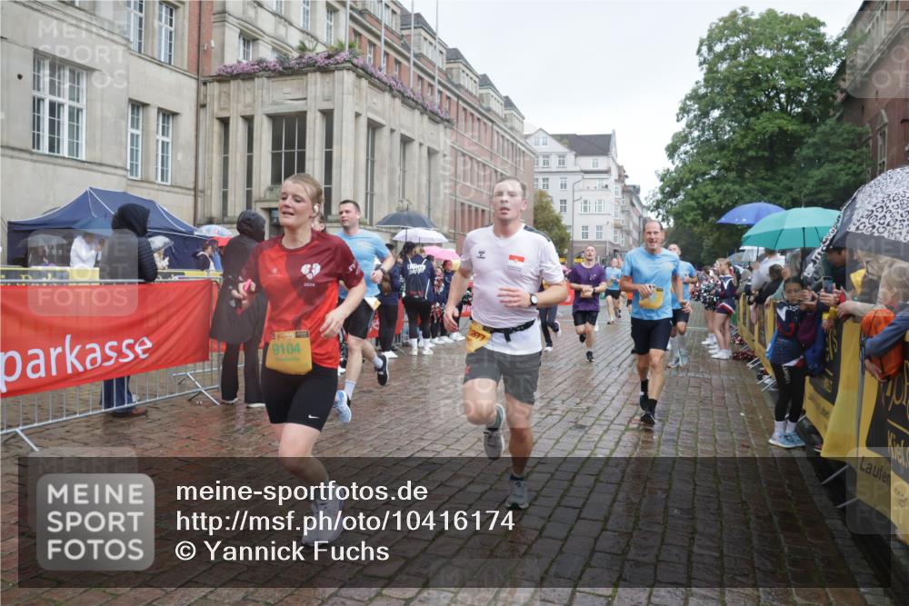 13.09.2026 - Kiel Lauf Yannick Fuchs http://msf.ph/oto/10416174 13.09.2026 10:48:09 Ziel 596, 960, 995, 1273, 1586, 1595, 1644, 2097, 2253, 2625, 2712, 3012, 3014, 3738, 4553, 4720, 4896, 5447, 6000, 6418, 6760, 7104, 7212, 7326, 7668, 8737, 9972, 10234, 10265, 10634, 10672, 10933, 11098, 11104, 11596, 11718, 335, 696, 708, 995, 1059, 1944, 2625, 3682, 3715, 4077, 4096, 4425, 4583, 4713, 5240, 5747, 5787, 6036, 6384, 6507, 6778, 6904, 6946, 6949, 6967, 6978, 7001, 7104, 8387, 9076, 9104, 9915, 10634, 10651, 11705, 11724, 12593, 199, 473, 854, 1161, 1322, 1564 meine-sportfotos.de