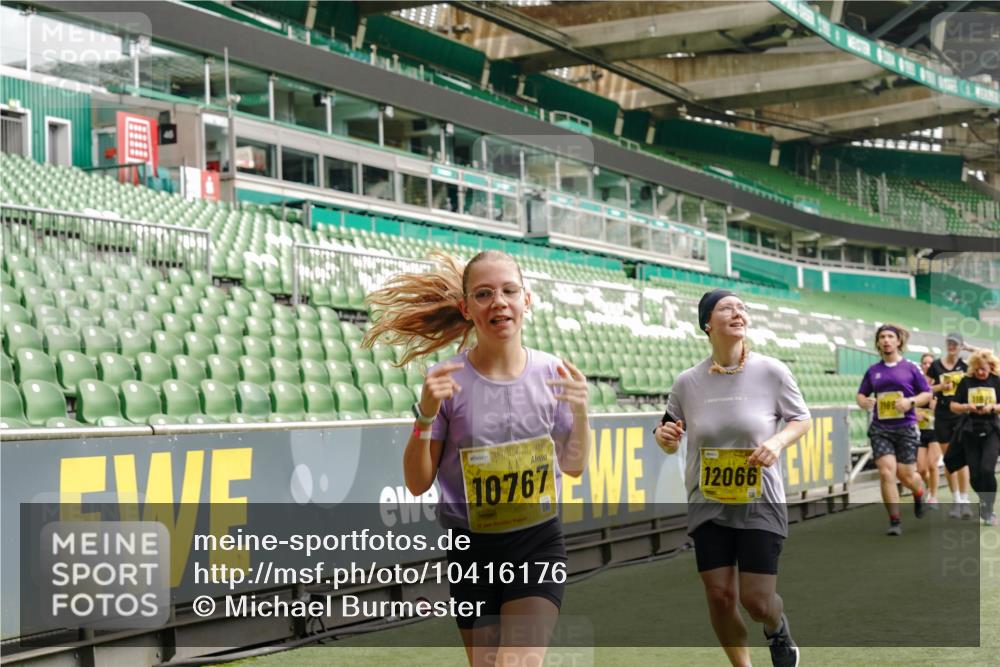 13.09.2026 - 21. swb-Marathon Bremen Michael Burmester http://msf.ph/oto/10416176 13.09.2026 10:42:04 Laufen im Stadion 10148, 10155, 10163, 10247, 10303, 10313, 10330, 10354, 10395, 10396, 10399, 10414, 10419, 10422, 10461, 10462, 10483, 10490, 10491, 10519, 10527, 10545, 10546, 10547, 10557, 10586, 10611, 10644, 10665, 10694, 10705, 10706, 10719, 10722, 10752, 10766, 10768, 10773, 10776, 10784, 10804, 10805, 10854, 10859, 10880, 10889, 10909, 10963, 10977, 11026, 11027, 11041, 11043, 11048, 11078, 11084, 11085, 11090, 11097, 11098, 11140, 11192 meine-sportfotos.de