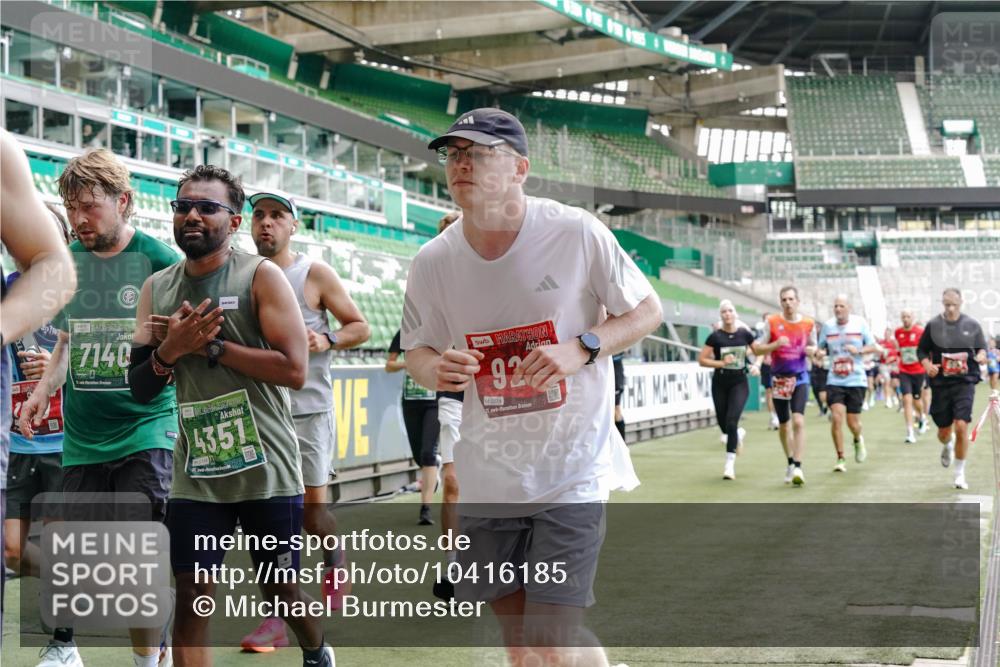 13.09.2026 - 21. swb-Marathon Bremen Michael Burmester http://msf.ph/oto/10416185 13.09.2026 12:58:17 Laufen im Stadion 141, 148, 226, 334, 511, 672, 776, 789, 790, 857, 909, 972, 1010, 1119, 1191, 1199, 1254, 1281, 1535, 1642, 1647, 1752, 1809, 1881, 1900, 1931, 1933, 2046, 2051, 2075, 2324, 2343, 2367, 2371, 2397, 2402, 2423, 2425, 2493, 2577, 2640, 2771, 2807, 2885, 2903, 2904, 2979, 3021, 3051, 3078, 3098, 3120, 3138, 3148, 3182, 3186, 3233, 3319, 3338, 3435, 3450, 3514, 3534, 3560, 3634, 3655, 3685, 3690, 3695, 3760, 3866, 3933, 3934, 3939, 4101, 4316, 4319, 205 meine-sportfotos.de