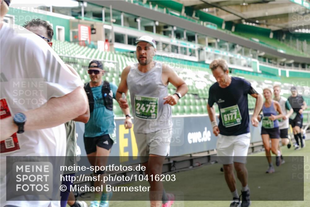 13.09.2026 - 21. swb-Marathon Bremen Michael Burmester http://msf.ph/oto/10416203 13.09.2026 12:58:18 Laufen im Stadion 141, 148, 191, 226, 334, 511, 672, 776, 789, 790, 857, 909, 972, 1010, 1119, 1191, 1199, 1254, 1281, 1535, 1642, 1647, 1752, 1809, 1881, 1900, 1931, 1933, 2046, 2051, 2075, 2324, 2343, 2367, 2371, 2397, 2402, 2423, 2425, 2493, 2577, 2640, 2771, 2807, 2885, 2903, 2904, 2979, 3021, 3051, 3078, 3098, 3120, 3138, 3148, 3182, 3186, 3233, 3319, 3338, 3435, 3450, 3514, 3534, 3560, 3634, 3655, 3685, 3690, 3695, 3760, 3866, 3933, 3934, 3939, 4101, 4316, 4319, 205 meine-sportfotos.de