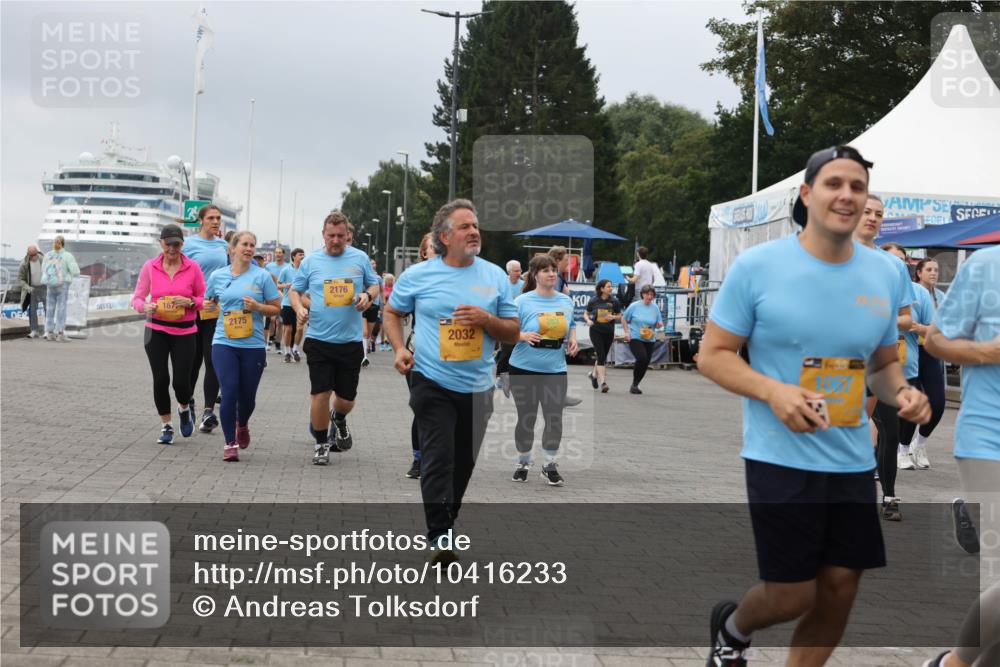 13.09.2026 - Kiel Lauf Andreas Tolksdorf http://msf.ph/oto/10416233 13.09.2026 10:07:06 Kiellinie 2175, 2176, 2032 meine-sportfotos.de