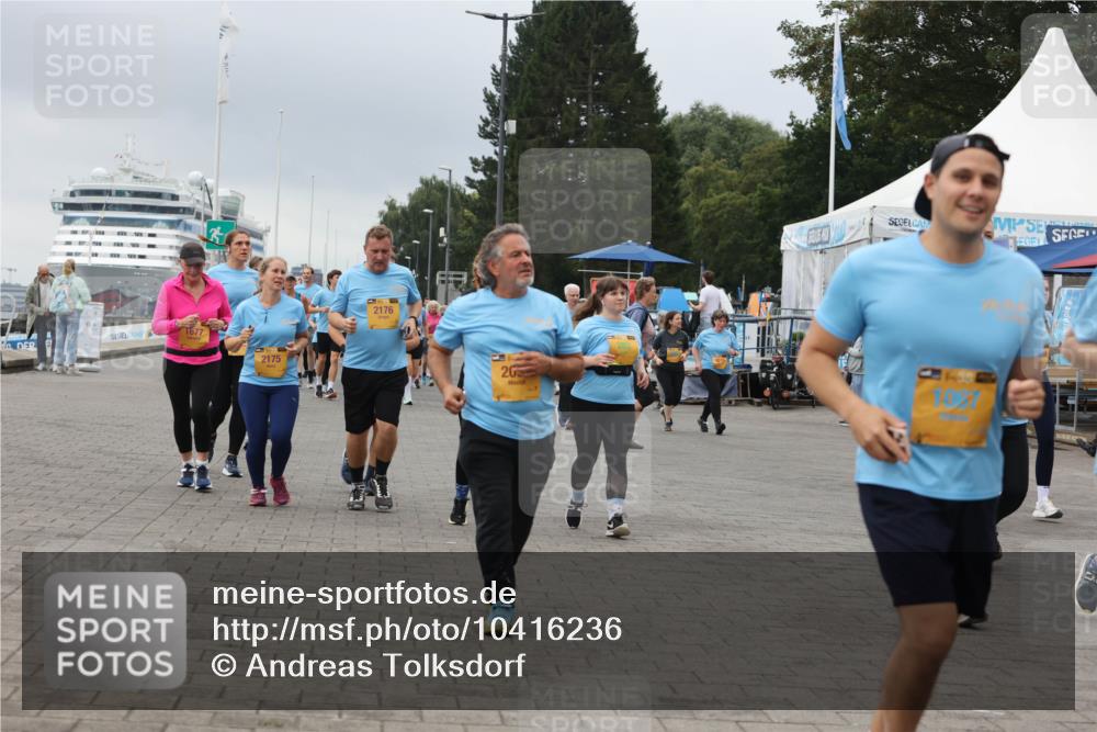 13.09.2026 - Kiel Lauf Andreas Tolksdorf http://msf.ph/oto/10416236 13.09.2026 10:07:06 Kiellinie 1677, 2175, 2176, 20 meine-sportfotos.de