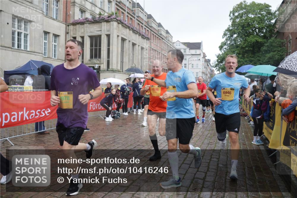13.09.2026 - Kiel Lauf Yannick Fuchs http://msf.ph/oto/10416246 13.09.2026 10:48:12 Ziel 960, 1595, 1644, 2001, 2097, 2253, 2712, 3012, 3014, 3738, 4553, 4720, 4736, 4896, 5447, 6000, 6760, 7212, 7326, 7668, 8553, 8737, 9972, 10234, 10265, 10672, 10933, 11098, 11104, 11349, 11383, 11596, 11718, 335, 596, 696, 708, 995, 1059, 1273, 1586, 2625, 3682, 3715, 4096, 4425, 4583, 4713, 5240, 5747, 5787, 6036, 6384, 6418, 6507, 6778, 6904, 6946, 6949, 6967, 6978, 7001, 7104, 7668, 8387, 9076, 9915, 10634, 10651, 11705, 11724, 12593, 199, 473, 854, 1161, 1322, 1564 meine-sportfotos.de