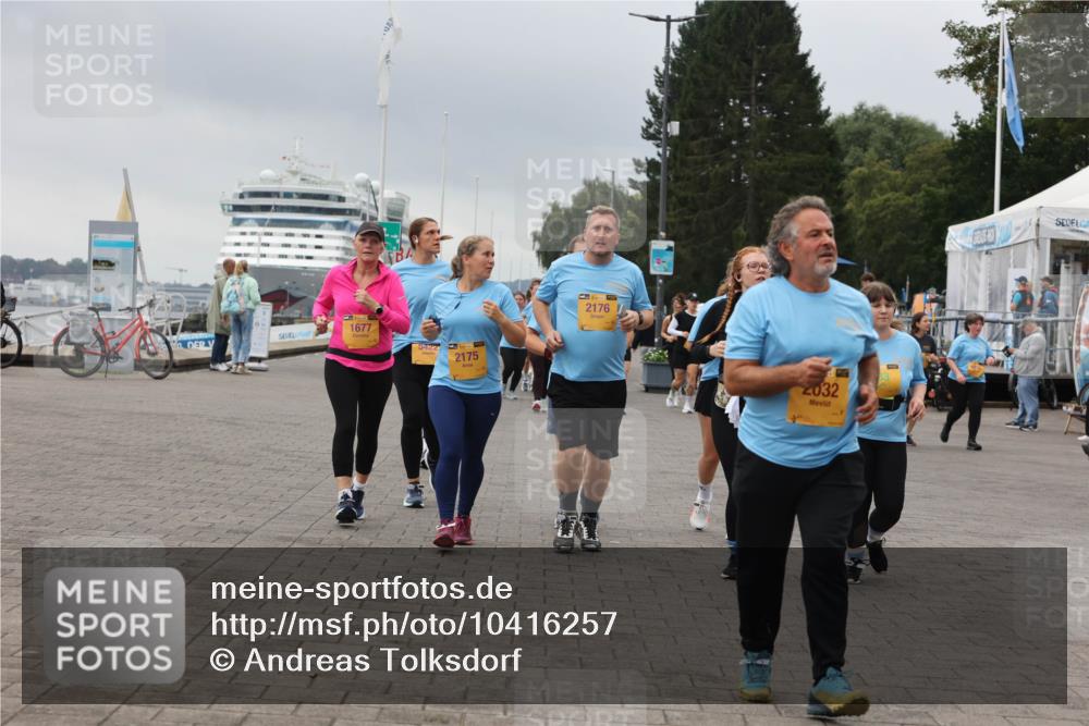 13.09.2026 - Kiel Lauf Andreas Tolksdorf http://msf.ph/oto/10416257 13.09.2026 10:07:07 Kiellinie 1677, 5422, 2175, 2176, 2032 meine-sportfotos.de