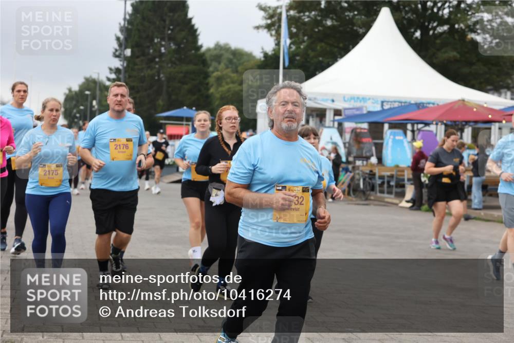 13.09.2026 - Kiel Lauf Andreas Tolksdorf http://msf.ph/oto/10416274 13.09.2026 10:07:08 Kiellinie 2175, 2176, 32 meine-sportfotos.de