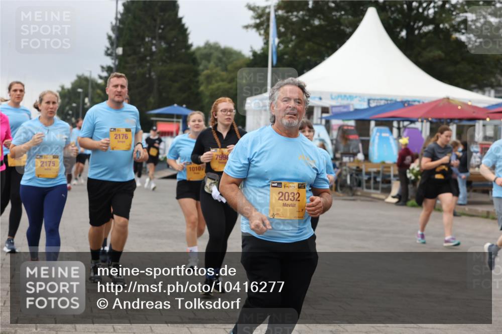 13.09.2026 - Kiel Lauf Andreas Tolksdorf http://msf.ph/oto/10416277 13.09.2026 10:07:09 Kiellinie 2175, 2176, 1010, 799, 1, 38, 2032 meine-sportfotos.de