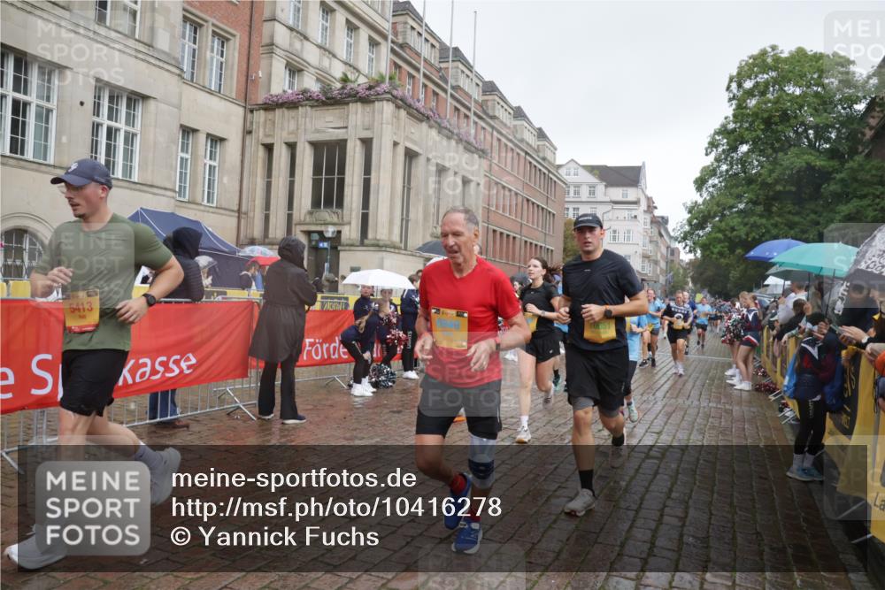 13.09.2026 - Kiel Lauf Yannick Fuchs http://msf.ph/oto/10416278 13.09.2026 10:48:14 Ziel 199, 960, 1595, 1644, 2001, 2097, 2253, 2712, 3738, 4553, 4720, 4736, 4896, 5116, 5447, 6000, 6760, 7212, 7326, 8553, 8737, 9972, 10234, 10265, 10672, 10933, 11005, 11104, 11349, 11383, 11596, 11718, 12263, 596, 696, 708, 995, 1059, 1273, 1586, 2625, 3012, 3014, 3682, 3715, 4425, 4583, 4713, 5240, 5747, 6036, 6384, 6418, 6507, 6778, 6904, 6946, 6949, 6967, 7001, 7104, 7668, 8387, 9076, 9915, 10634, 10651, 11705, 11724, 12593, 473, 854, 1161, 1322, 1564 meine-sportfotos.de