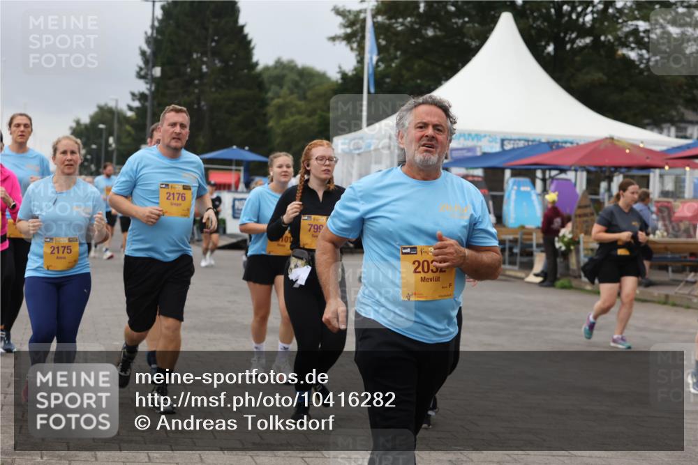 13.09.2026 - Kiel Lauf Andreas Tolksdorf http://msf.ph/oto/10416282 13.09.2026 10:07:09 Kiellinie 2175, 1, 35, 2176, 10, 39, 799, 2032 meine-sportfotos.de