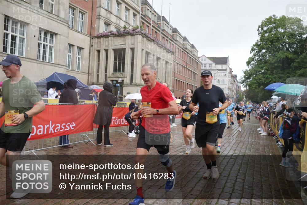13.09.2026 - Kiel Lauf Yannick Fuchs http://msf.ph/oto/10416283 13.09.2026 10:48:14 Ziel 199, 960, 1595, 1644, 2001, 2097, 2253, 2712, 3738, 4553, 4720, 4736, 4896, 5116, 5447, 6000, 6760, 7212, 7326, 8553, 8737, 9972, 10234, 10265, 10672, 10933, 11005, 11104, 11349, 11383, 11596, 11718, 12263, 596, 696, 708, 995, 1059, 1273, 1586, 2625, 3012, 3014, 3682, 3715, 4425, 4583, 4713, 5240, 5747, 6036, 6384, 6418, 6507, 6778, 6904, 6946, 6949, 6967, 7001, 7104, 7668, 8387, 9076, 9915, 10634, 10651, 11705, 11724, 12593, 473, 854, 1161, 1322, 1564 meine-sportfotos.de