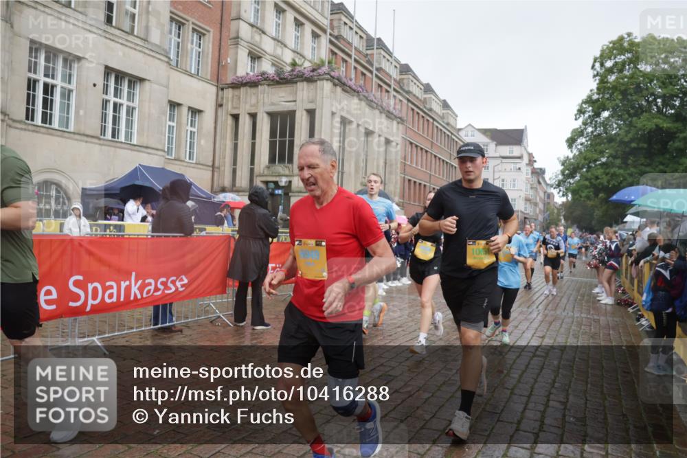 13.09.2026 - Kiel Lauf Yannick Fuchs http://msf.ph/oto/10416288 13.09.2026 10:48:14 Ziel 199, 960, 1595, 1644, 2001, 2097, 2253, 2712, 3738, 4553, 4720, 4736, 4896, 5116, 5447, 6000, 6760, 7212, 7326, 8553, 8737, 9972, 10234, 10265, 10672, 10933, 11005, 11104, 11349, 11383, 11596, 11718, 12263, 596, 696, 708, 995, 1059, 1273, 1586, 2625, 3012, 3014, 3682, 3715, 4425, 4583, 4713, 5240, 5747, 6036, 6384, 6418, 6507, 6778, 6904, 6946, 6949, 6967, 7001, 7104, 7668, 8387, 9076, 9915, 10634, 10651, 11705, 11724, 12593, 473, 854, 1161, 1322, 1564 meine-sportfotos.de
