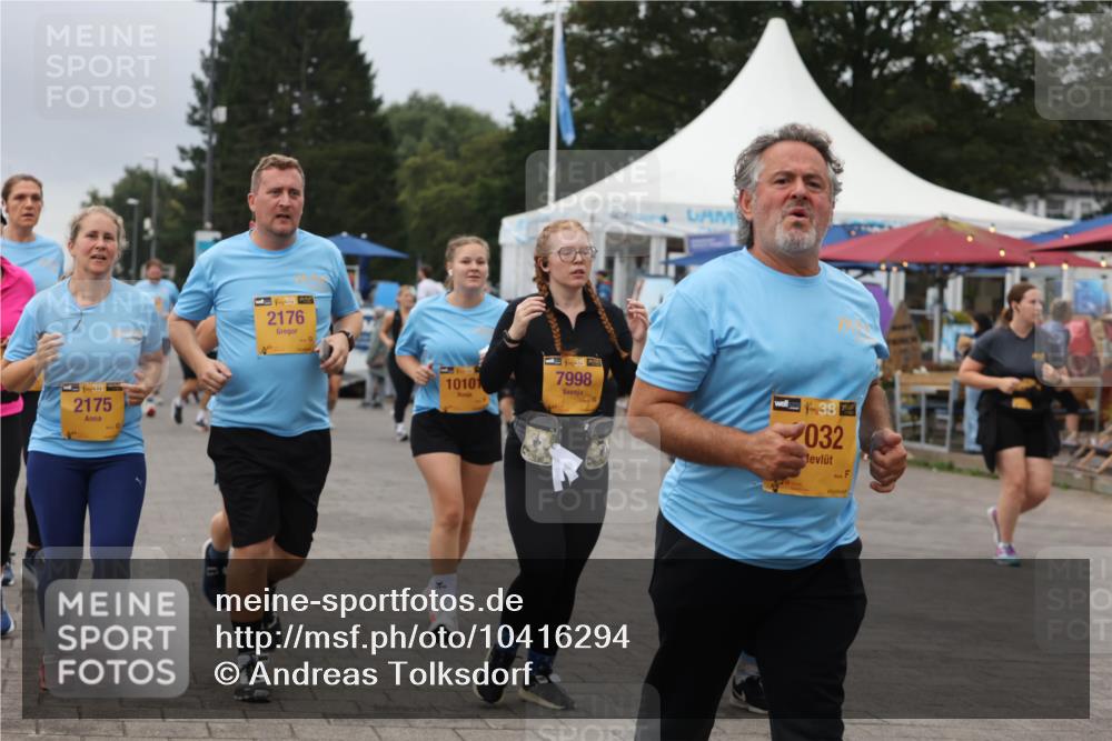 13.09.2026 - Kiel Lauf Andreas Tolksdorf http://msf.ph/oto/10416294 13.09.2026 10:07:09 Kiellinie 2175, 2176, 10101, 7998, 38, 032 meine-sportfotos.de