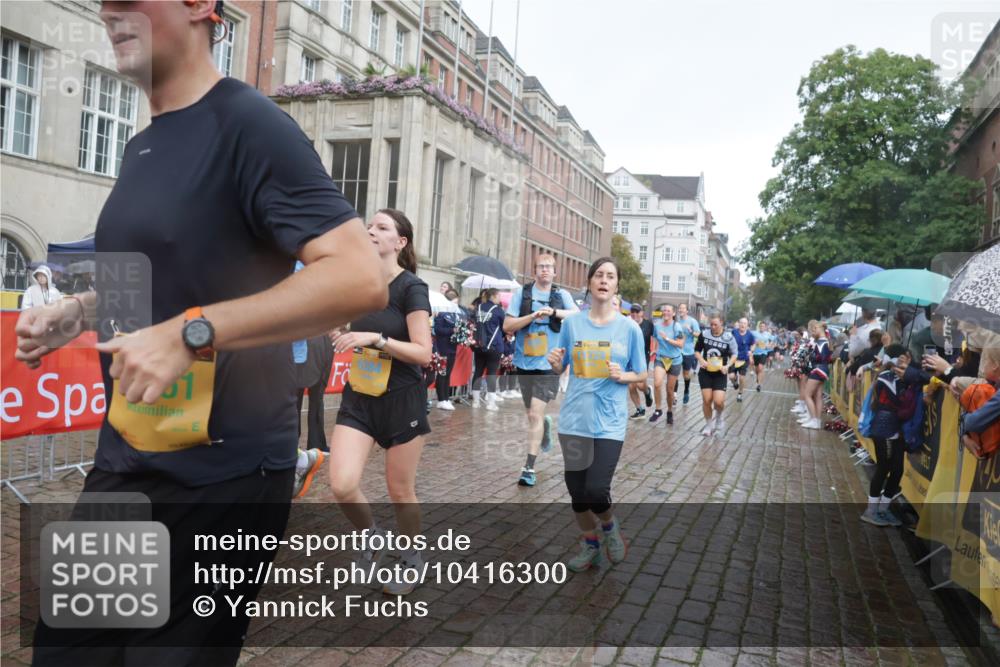 13.09.2026 - Kiel Lauf Yannick Fuchs http://msf.ph/oto/10416300 13.09.2026 10:48:15 Ziel 199, 960, 1595, 1644, 2001, 2097, 2253, 2712, 3738, 4553, 4720, 4736, 4896, 5116, 5447, 6000, 6760, 7212, 7326, 8553, 8737, 9972, 10234, 10265, 10672, 10933, 11005, 11104, 11349, 11383, 11596, 11718, 12263, 596, 696, 708, 995, 1059, 1273, 1586, 2625, 3012, 3014, 3682, 3715, 4425, 4583, 4713, 5240, 5747, 6036, 6384, 6418, 6507, 6778, 6904, 6949, 6967, 7001, 7104, 7668, 8387, 9076, 9915, 10634, 10651, 11705, 11724, 12593, 473, 854, 1161, 1322, 1564 meine-sportfotos.de