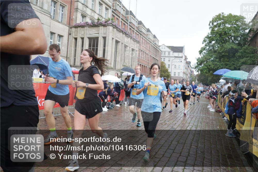 13.09.2026 - Kiel Lauf Yannick Fuchs http://msf.ph/oto/10416306 13.09.2026 10:48:15 Ziel 199, 960, 1595, 1644, 2001, 2097, 2253, 2712, 3738, 4553, 4720, 4736, 4896, 5116, 5447, 6000, 6760, 7212, 7326, 8553, 8737, 9972, 10234, 10265, 10672, 10933, 11005, 11104, 11349, 11383, 11596, 11718, 12263, 596, 696, 708, 995, 1059, 1273, 1586, 2625, 3012, 3014, 3682, 3715, 4425, 4583, 4713, 5240, 5747, 6036, 6384, 6418, 6507, 6778, 6904, 6949, 6967, 7001, 7104, 7668, 8387, 9076, 9915, 10634, 10651, 11705, 11724, 12593, 473, 854, 1161, 1322, 1564 meine-sportfotos.de