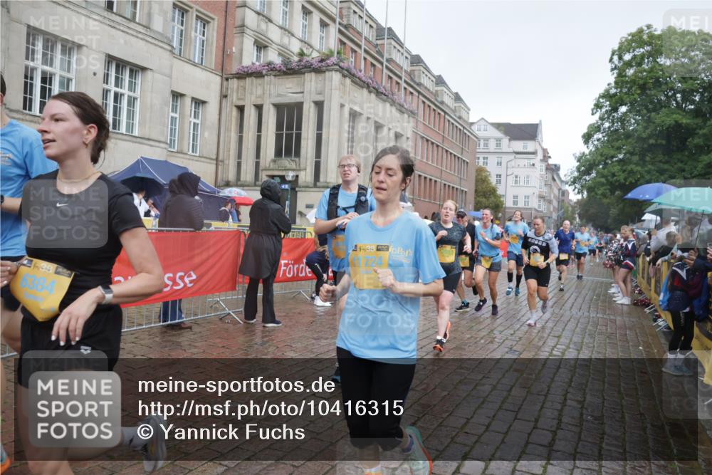 13.09.2026 - Kiel Lauf Yannick Fuchs http://msf.ph/oto/10416315 13.09.2026 10:48:16 Ziel 199, 960, 1595, 1644, 2001, 2097, 2253, 2712, 3738, 4553, 4720, 4736, 4896, 5116, 5447, 6000, 6760, 7212, 7326, 8553, 8737, 9972, 10234, 10265, 10672, 11005, 11104, 11349, 11383, 11718, 12263, 596, 696, 708, 995, 1059, 1273, 1586, 2625, 2712, 3012, 3014, 3682, 3715, 4425, 4583, 4713, 4720, 5240, 5747, 6036, 6384, 6418, 6507, 6778, 6904, 6967, 7001, 7104, 7212, 7668, 8387, 8737, 9076, 9915, 10634, 10651, 11705, 11724, 12593, 473, 854, 1161, 1322, 1564 meine-sportfotos.de