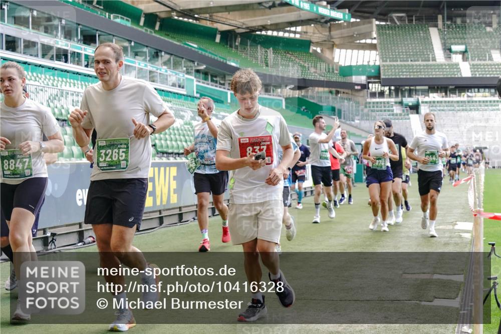 13.09.2026 - 21. swb-Marathon Bremen Michael Burmester http://msf.ph/oto/10416328 13.09.2026 13:19:43 Laufen im Stadion 333, 464, 486, 512, 546, 921, 938, 1066, 1129, 1156, 1409, 1431, 1446, 1506, 1697, 1756, 1765, 1815, 1916, 2010, 2028, 2064, 2137, 2224, 2240, 2294, 2315, 2349, 2453, 2501, 2533, 2557, 2563, 2614, 2622, 2626, 2689, 2694, 2695, 2702, 2703, 2722, 2756, 2786, 2843, 2845, 2857, 2879, 2944, 2983, 2999, 3017, 3018, 3031, 3035, 3036, 3037, 3046, 3059, 3072, 3096, 3100, 3116, 3139, 3189, 3198, 3243, 3263, 3264, 3285, 3287, 3310, 3315, 3619, 3879, 4478 meine-sportfotos.de