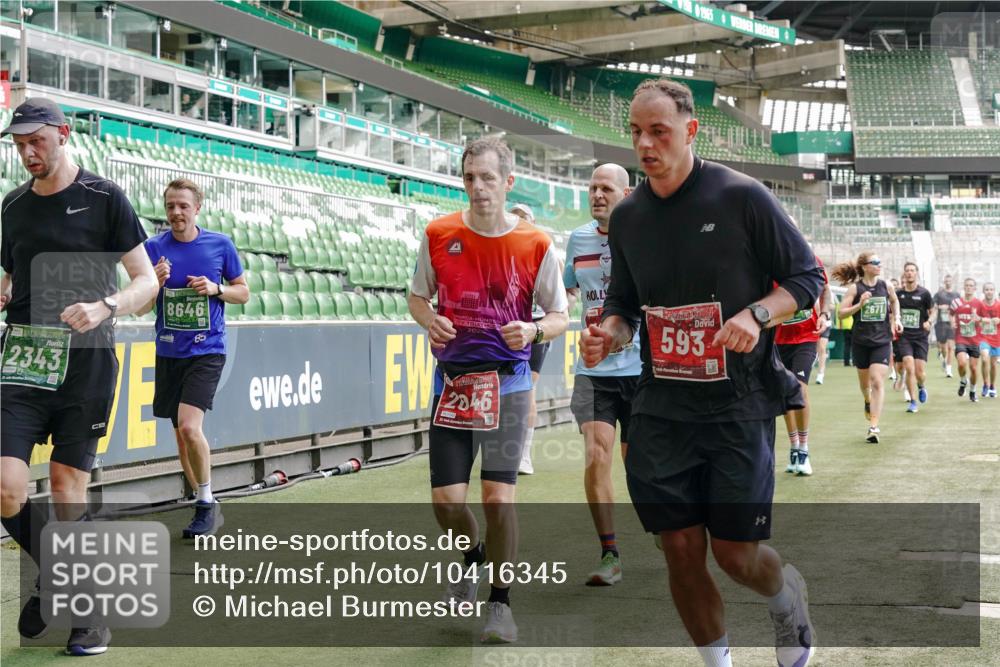 13.09.2026 - 21. swb-Marathon Bremen Michael Burmester http://msf.ph/oto/10416345 13.09.2026 12:58:22 Laufen im Stadion 141, 148, 191, 226, 334, 511, 672, 776, 789, 790, 909, 972, 1010, 1119, 1191, 1199, 1254, 1281, 1535, 1642, 1647, 1752, 1809, 1881, 1900, 1931, 1933, 2046, 2051, 2075, 2210, 2324, 2343, 2367, 2371, 2397, 2402, 2423, 2425, 2493, 2577, 2640, 2771, 2807, 2827, 2885, 2903, 2904, 2979, 3021, 3051, 3078, 3098, 3120, 3138, 3148, 3182, 3186, 3233, 3319, 3338, 3435, 3450, 3514, 3534, 3560, 3634, 3655, 3685, 3690, 3695, 3760, 3866, 3933, 3934, 3939, 4101, 4316, 4319, 205 meine-sportfotos.de