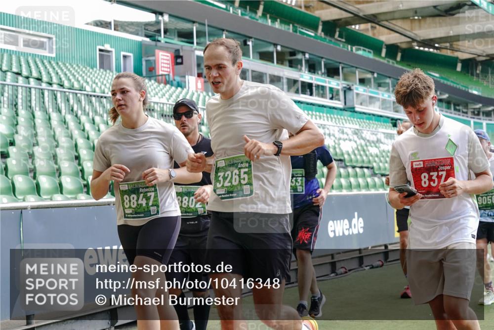 13.09.2026 - 21. swb-Marathon Bremen Michael Burmester http://msf.ph/oto/10416348 13.09.2026 13:19:43 Laufen im Stadion 333, 464, 486, 512, 546, 921, 938, 1066, 1129, 1156, 1409, 1431, 1446, 1506, 1697, 1756, 1765, 1815, 1916, 2010, 2028, 2064, 2137, 2224, 2240, 2294, 2315, 2349, 2453, 2501, 2533, 2557, 2563, 2614, 2622, 2626, 2689, 2694, 2695, 2702, 2703, 2722, 2756, 2786, 2843, 2845, 2857, 2879, 2944, 2983, 2999, 3017, 3018, 3031, 3035, 3036, 3037, 3046, 3059, 3072, 3096, 3100, 3116, 3139, 3189, 3198, 3243, 3263, 3264, 3285, 3287, 3310, 3315, 3619, 3879, 4478 meine-sportfotos.de