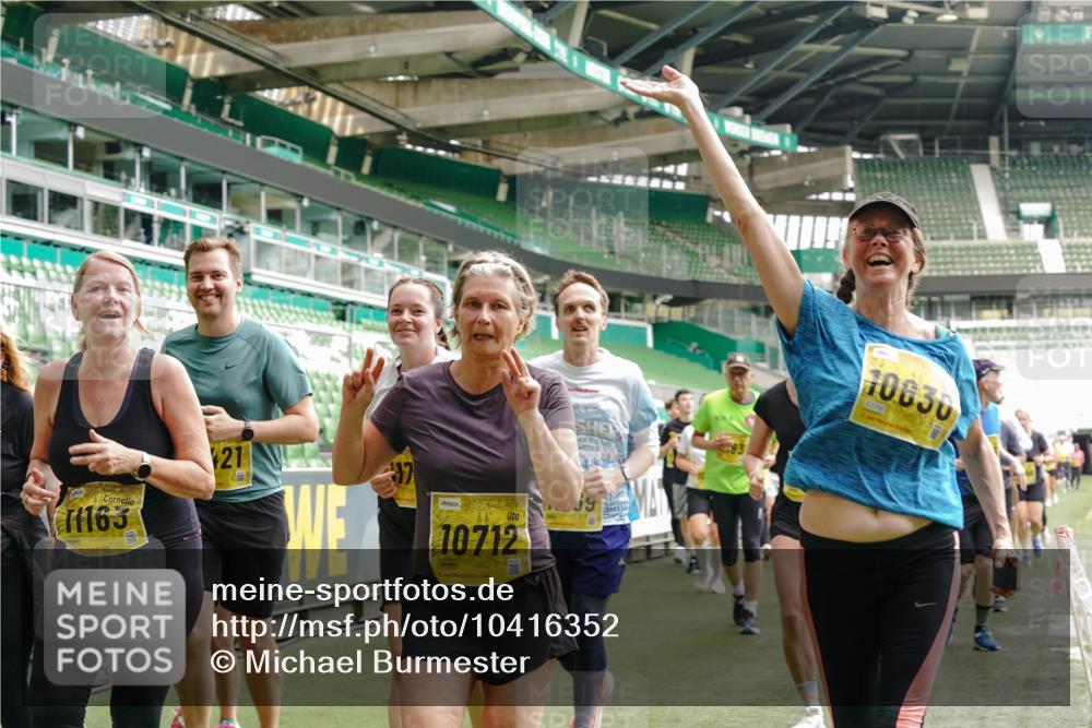13.09.2026 - 21. swb-Marathon Bremen Michael Burmester http://msf.ph/oto/10416352 13.09.2026 10:42:10 Laufen im Stadion 10148, 10155, 10163, 10247, 10303, 10313, 10330, 10354, 10361, 10362, 10395, 10396, 10399, 10414, 10419, 10422, 10461, 10462, 10483, 10490, 10491, 10519, 10527, 10545, 10546, 10547, 10557, 10586, 10611, 10644, 10665, 10694, 10705, 10706, 10719, 10722, 10752, 10766, 10768, 10773, 10776, 10784, 10804, 10805, 10854, 10859, 10880, 10889, 10909, 10963, 10977, 11026, 11027, 11041, 11043, 11048, 11078, 11084, 11085, 11090, 11097, 11098, 11140, 11173, 11192 meine-sportfotos.de
