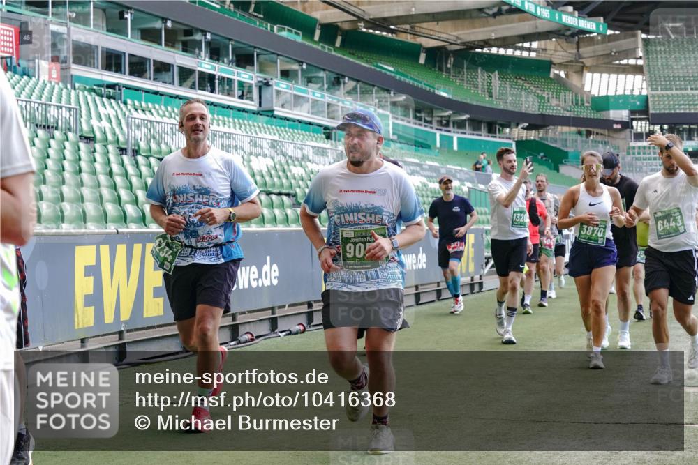 13.09.2026 - 21. swb-Marathon Bremen Michael Burmester http://msf.ph/oto/10416368 13.09.2026 13:19:45 Laufen im Stadion 333, 464, 486, 512, 546, 921, 938, 1066, 1129, 1156, 1409, 1431, 1446, 1506, 1697, 1756, 1765, 1815, 1916, 2010, 2028, 2064, 2137, 2224, 2240, 2294, 2315, 2349, 2453, 2501, 2533, 2557, 2563, 2614, 2622, 2626, 2689, 2694, 2695, 2702, 2703, 2722, 2756, 2786, 2843, 2845, 2857, 2879, 2944, 2983, 2999, 3017, 3018, 3031, 3035, 3036, 3037, 3046, 3059, 3072, 3096, 3100, 3116, 3139, 3189, 3198, 3243, 3263, 3264, 3285, 3287, 3310, 3315, 3619, 3879, 4478 meine-sportfotos.de