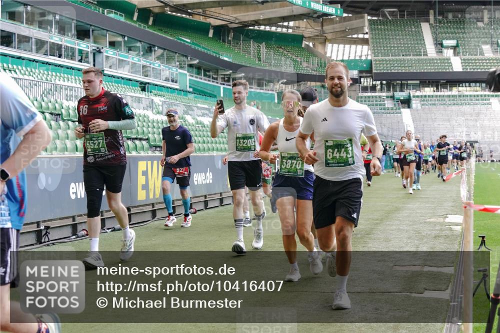 13.09.2026 - 21. swb-Marathon Bremen Michael Burmester http://msf.ph/oto/10416407 13.09.2026 13:19:46 Laufen im Stadion 333, 464, 486, 512, 546, 921, 938, 1066, 1129, 1156, 1409, 1431, 1446, 1506, 1697, 1756, 1765, 1815, 1916, 2010, 2028, 2064, 2137, 2224, 2240, 2294, 2315, 2349, 2453, 2501, 2533, 2557, 2563, 2622, 2626, 2689, 2694, 2695, 2702, 2703, 2722, 2756, 2786, 2843, 2845, 2857, 2879, 2944, 2983, 2999, 3017, 3018, 3031, 3035, 3036, 3037, 3046, 3059, 3072, 3096, 3100, 3116, 3139, 3189, 3198, 3243, 3263, 3264, 3285, 3287, 3310, 3315, 3619, 3879, 4478 meine-sportfotos.de