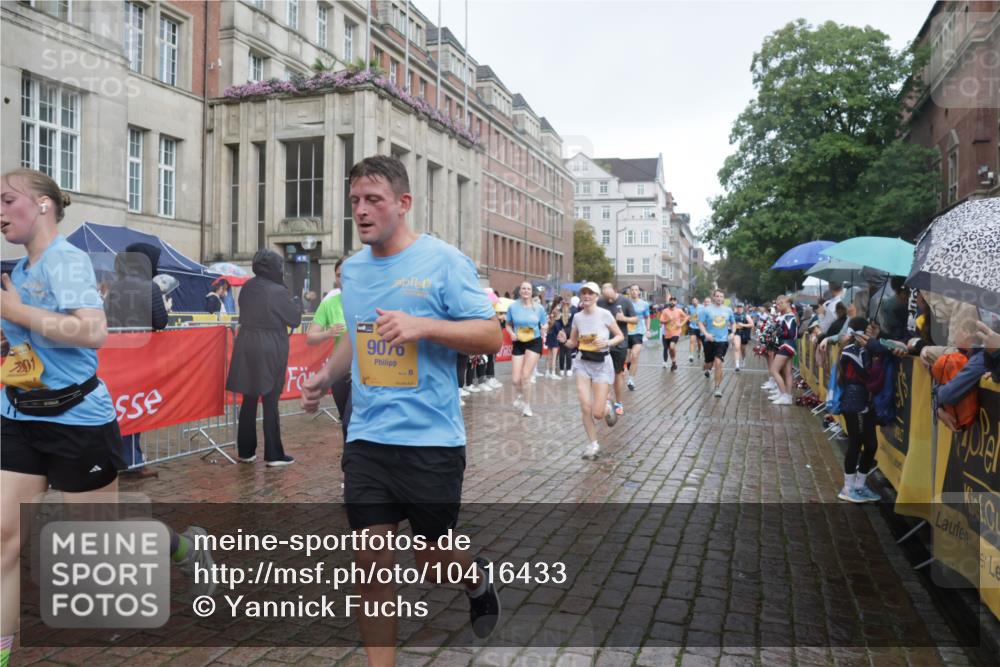13.09.2026 - Kiel Lauf Yannick Fuchs http://msf.ph/oto/10416433 13.09.2026 10:48:22 Ziel 199, 473, 854, 1161, 1322, 1564, 1763, 1818, 2001, 2042, 2097, 2253, 2649, 3272, 3402, 3738, 4511, 4736, 5116, 5447, 5546, 6000, 6629, 6935, 7326, 8083, 8349, 8553, 9561, 9972, 10234, 10265, 10820, 10979, 11005, 11104, 11304, 11349, 11383, 12263, 596, 696, 708, 960, 995, 1059, 1273, 1586, 1595, 1644, 2625, 2712, 3012, 3014, 3682, 3715, 4553, 4713, 4720, 4896, 5240, 5747, 6418, 6507, 6760, 6778, 6967, 7001, 7104, 7212, 7668, 8387, 8737, 9076, 9915, 10234, 10634, 10672 meine-sportfotos.de