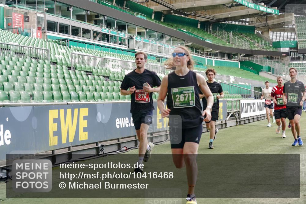 13.09.2026 - 21. swb-Marathon Bremen Michael Burmester http://msf.ph/oto/10416468 13.09.2026 12:58:26 Laufen im Stadion 141, 148, 191, 226, 334, 511, 672, 776, 789, 790, 909, 972, 1010, 1119, 1191, 1199, 1254, 1281, 1535, 1642, 1647, 1752, 1809, 1881, 1900, 1931, 1933, 2046, 2051, 2075, 2210, 2324, 2343, 2367, 2371, 2397, 2402, 2423, 2425, 2493, 2577, 2771, 2807, 2827, 2885, 2903, 2904, 2979, 3021, 3051, 3078, 3098, 3120, 3138, 3148, 3182, 3186, 3233, 3319, 3338, 3435, 3450, 3516, 3534, 3560, 3634, 3655, 3685, 3690, 3695, 3760, 3866, 3933, 3934, 3939, 4101, 4316, 4319, 205 meine-sportfotos.de